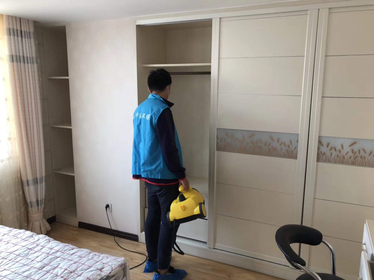 武漢市嘉凈鴻環(huán)?？萍加邢薰? style=