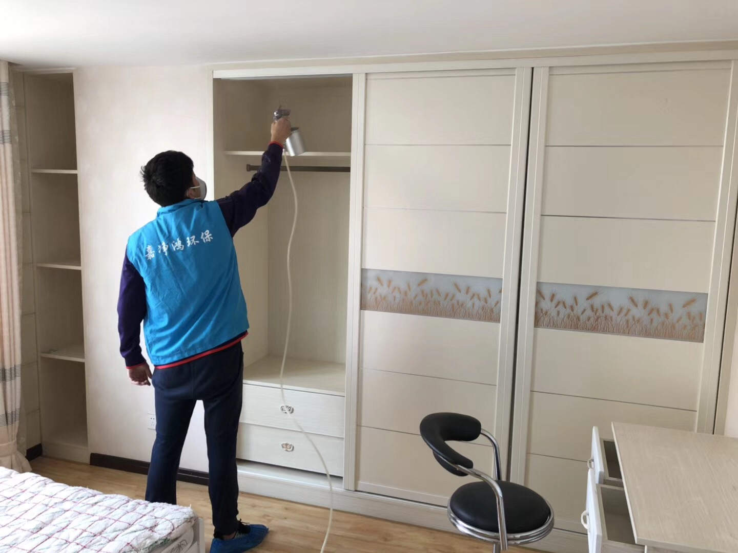 武漢市嘉凈鴻環(huán)?？萍加邢薰? style=