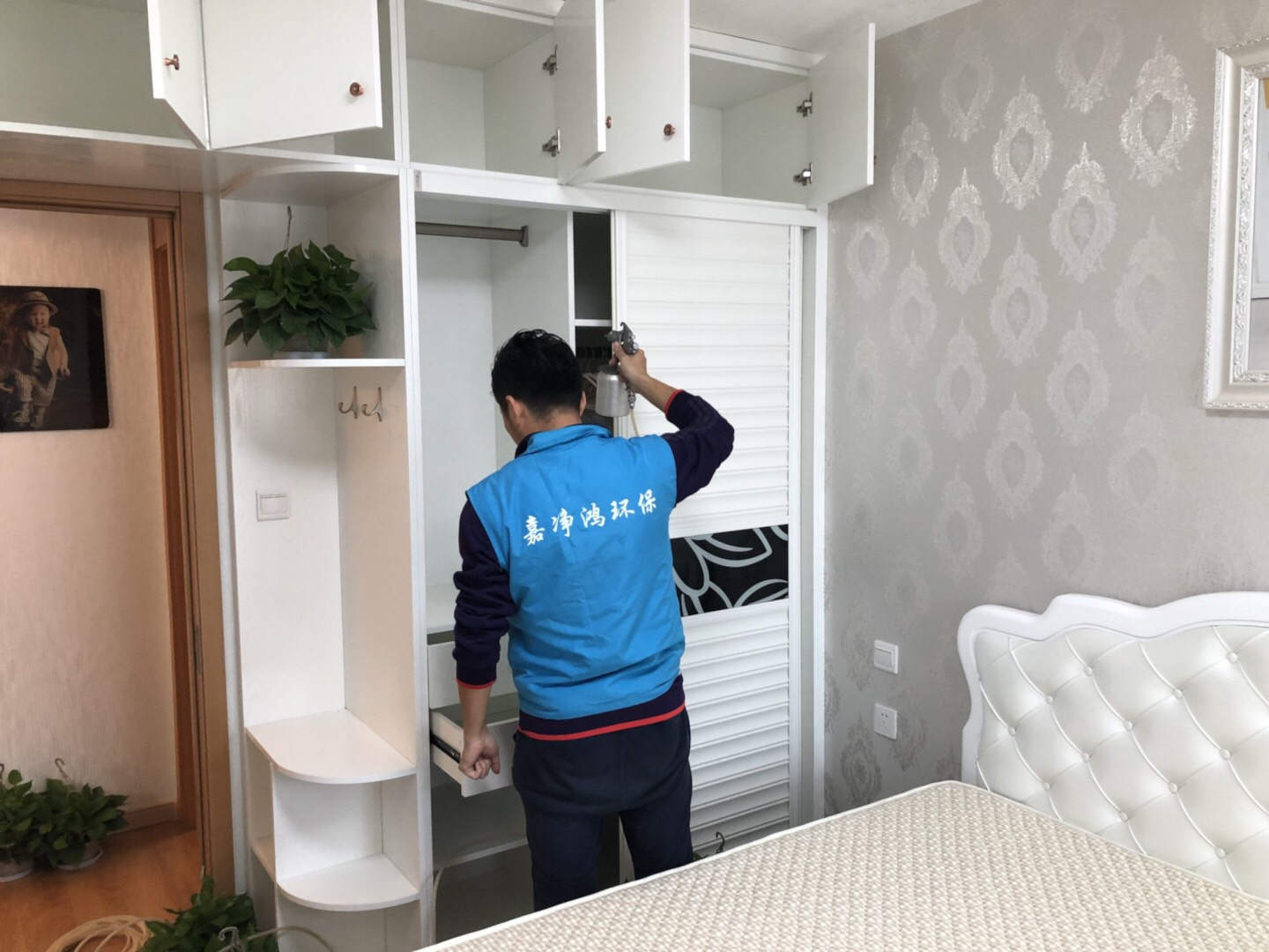 武漢市嘉凈鴻環(huán)?？萍加邢薰? style=