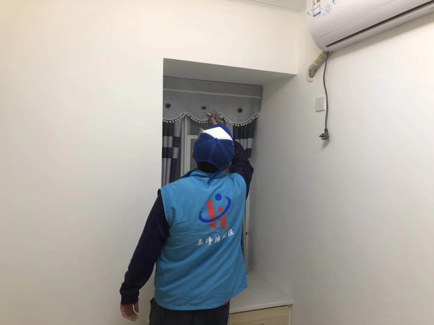 武漢市嘉凈鴻環(huán)?？萍加邢薰? style=