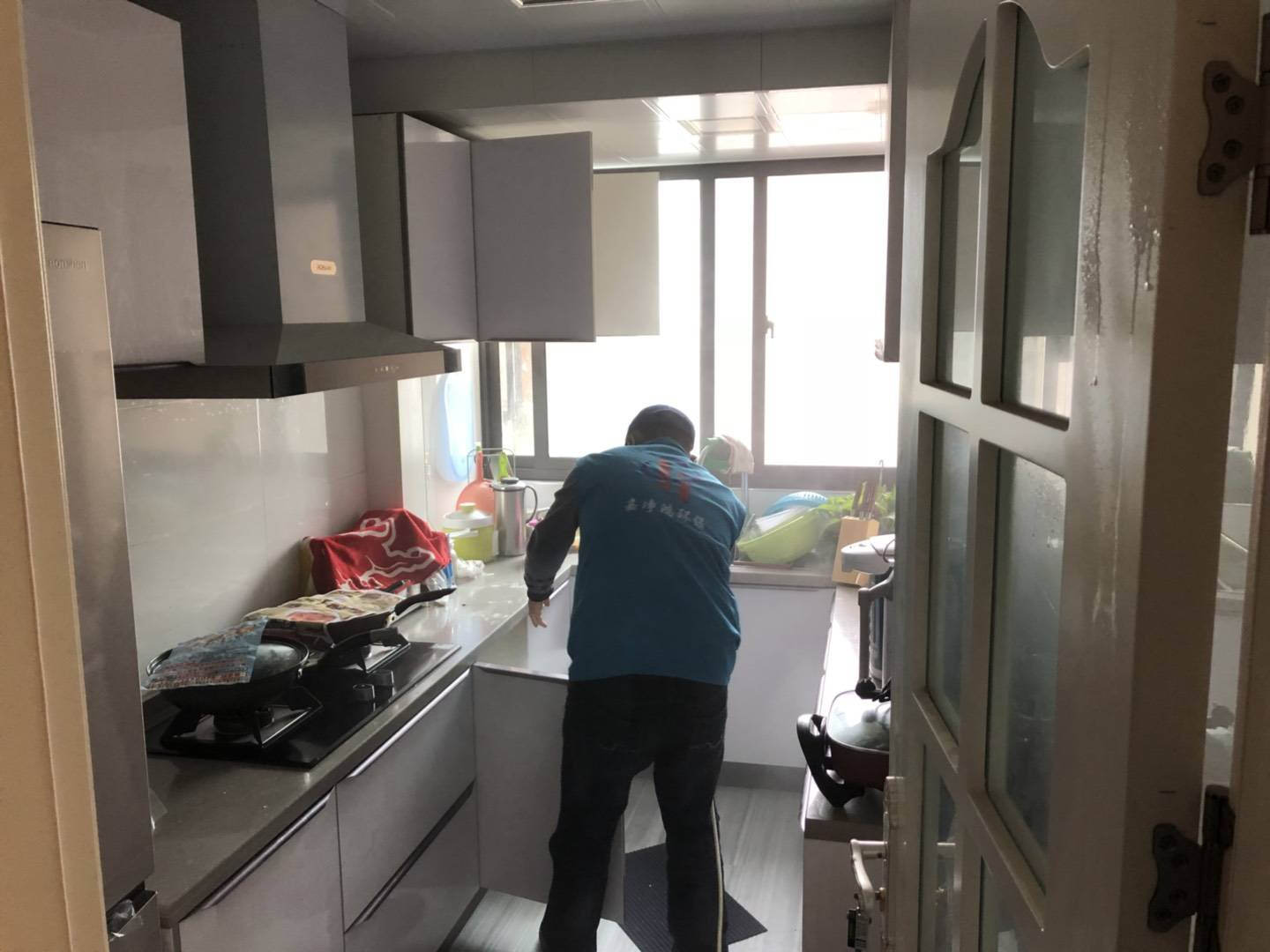 武漢市嘉凈鴻環(huán)?？萍加邢薰? style=