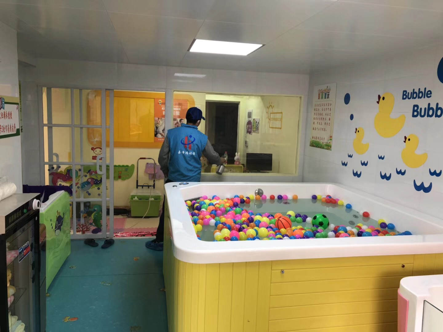 武漢市嘉凈鴻環(huán)?？萍加邢薰? style=