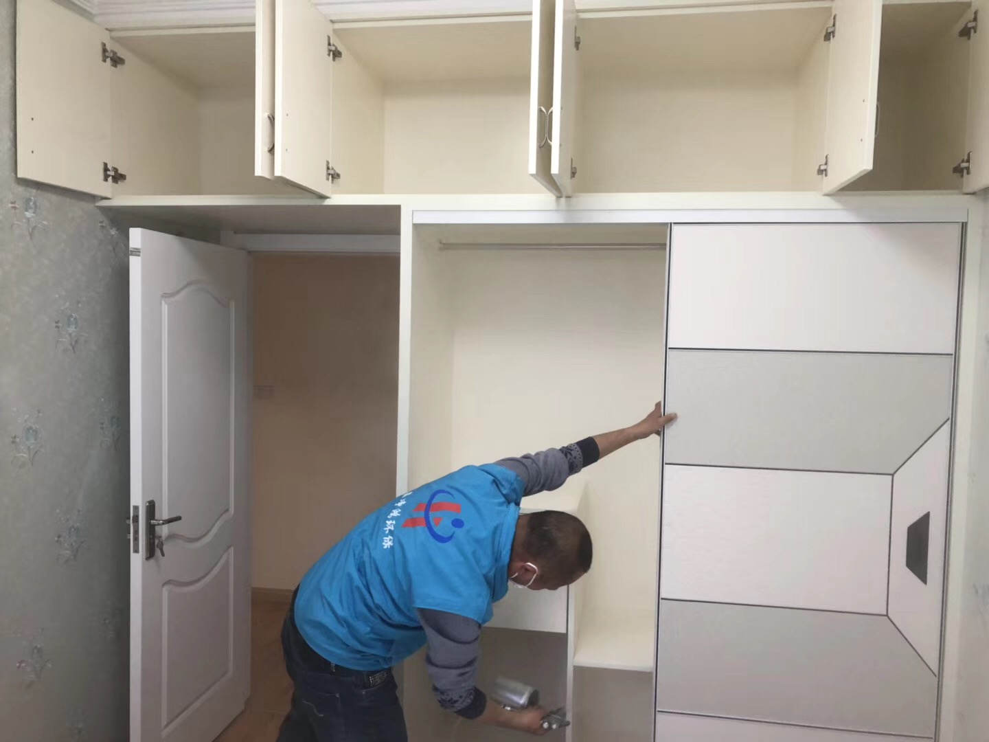 武漢市嘉凈鴻環(huán)?？萍加邢薰? style=