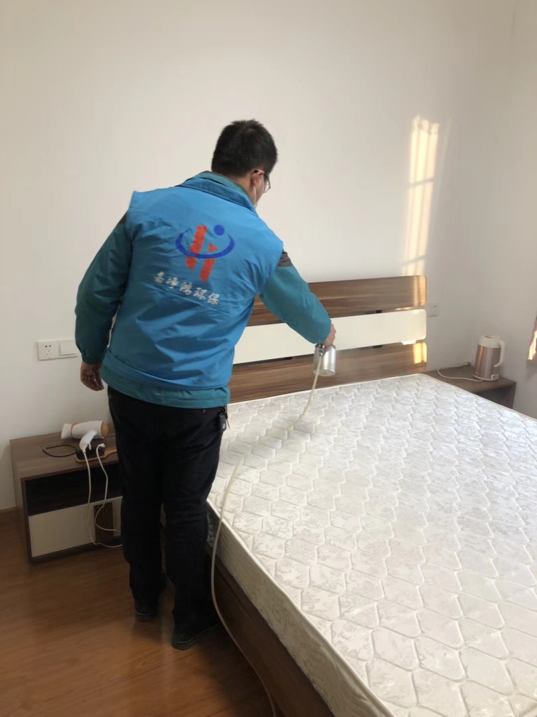 武漢市嘉凈鴻環(huán)?？萍加邢薰? style=