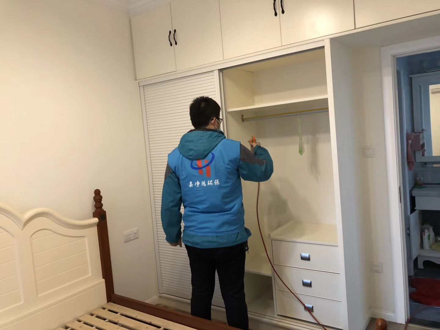 武漢市嘉凈鴻環(huán)?？萍加邢薰? style=