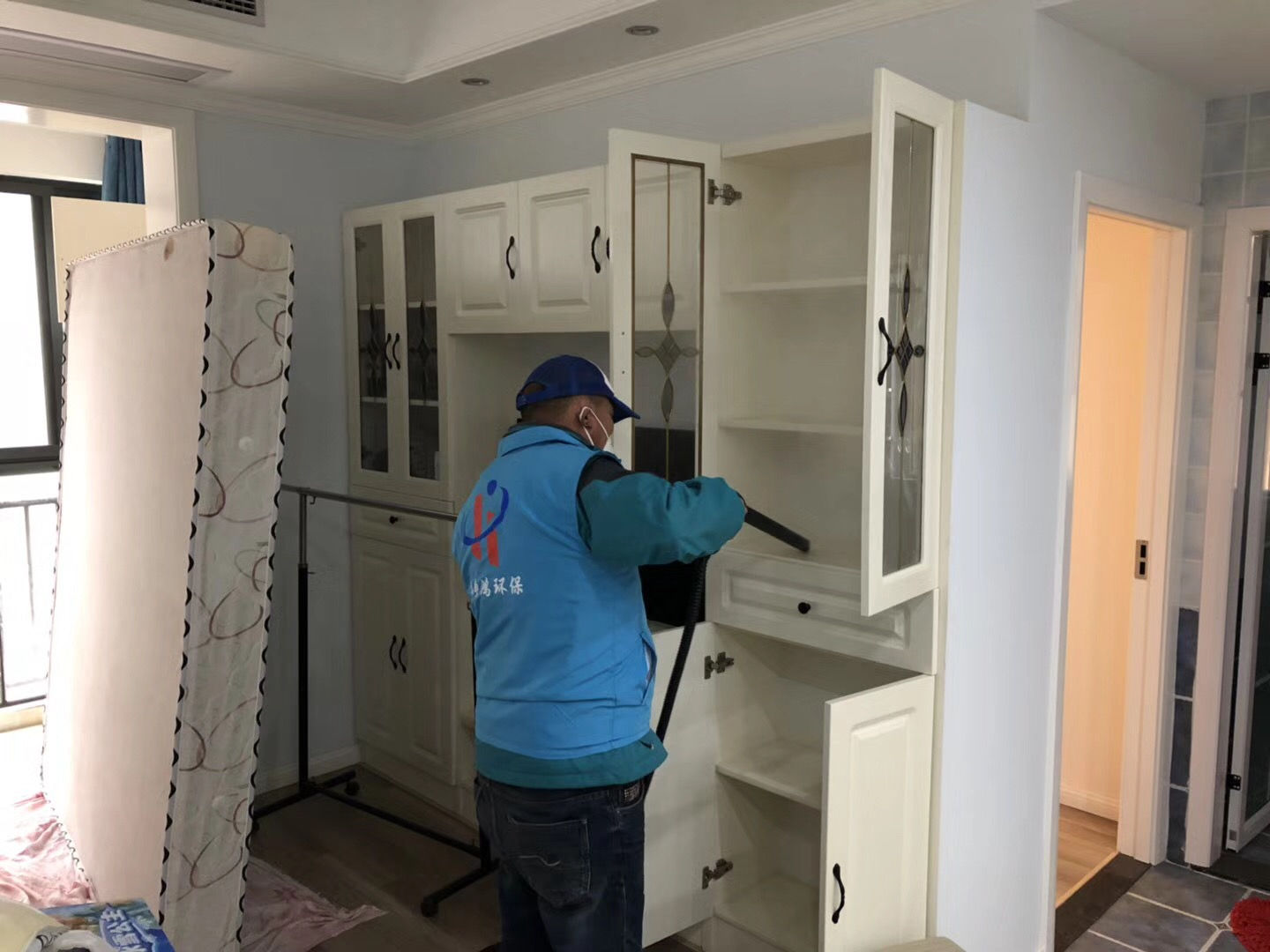 武漢市嘉凈鴻環(huán)?？萍加邢薰? style=