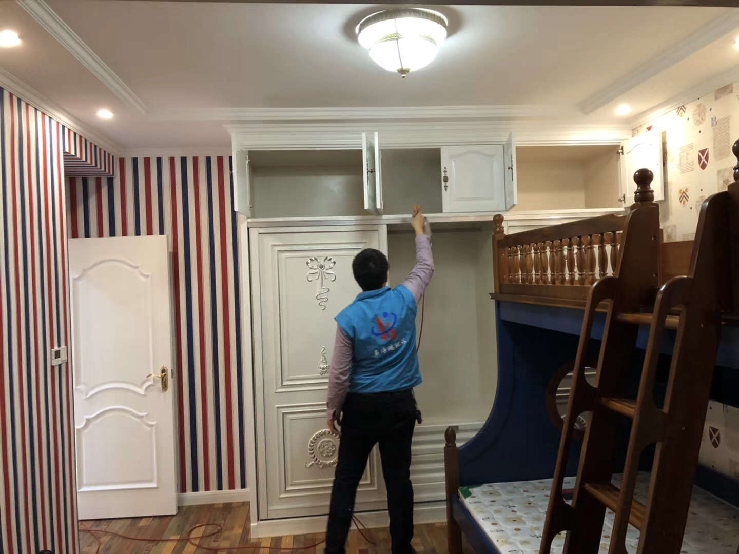 武漢市嘉凈鴻環(huán)?？萍加邢薰? style=