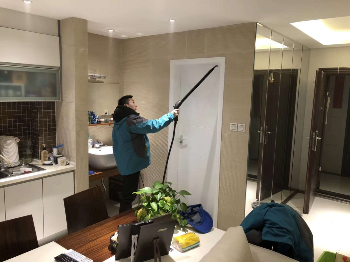 武漢市嘉凈鴻環(huán)?？萍加邢薰? style=