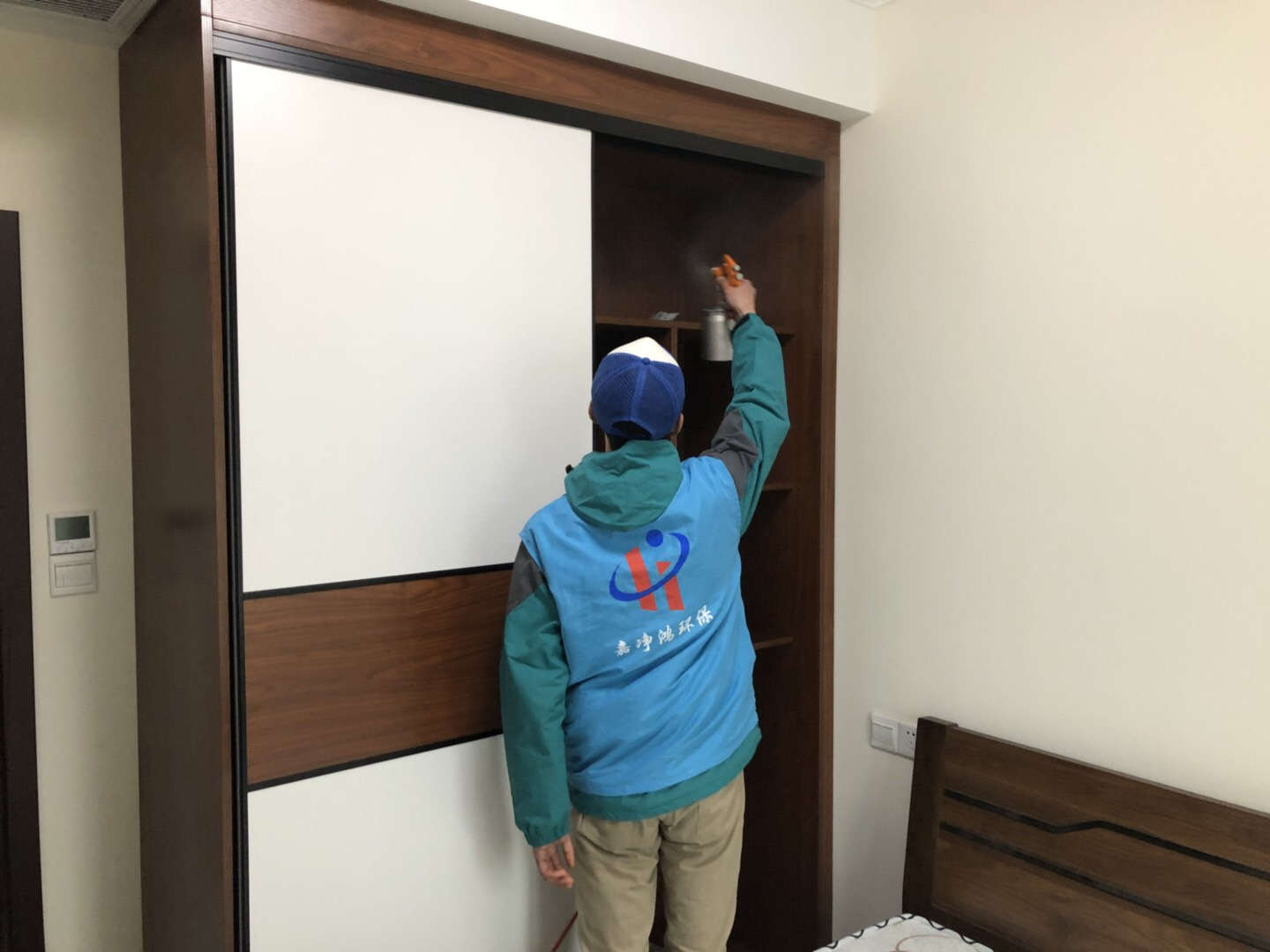 武漢市嘉凈鴻環(huán)?？萍加邢薰? style=