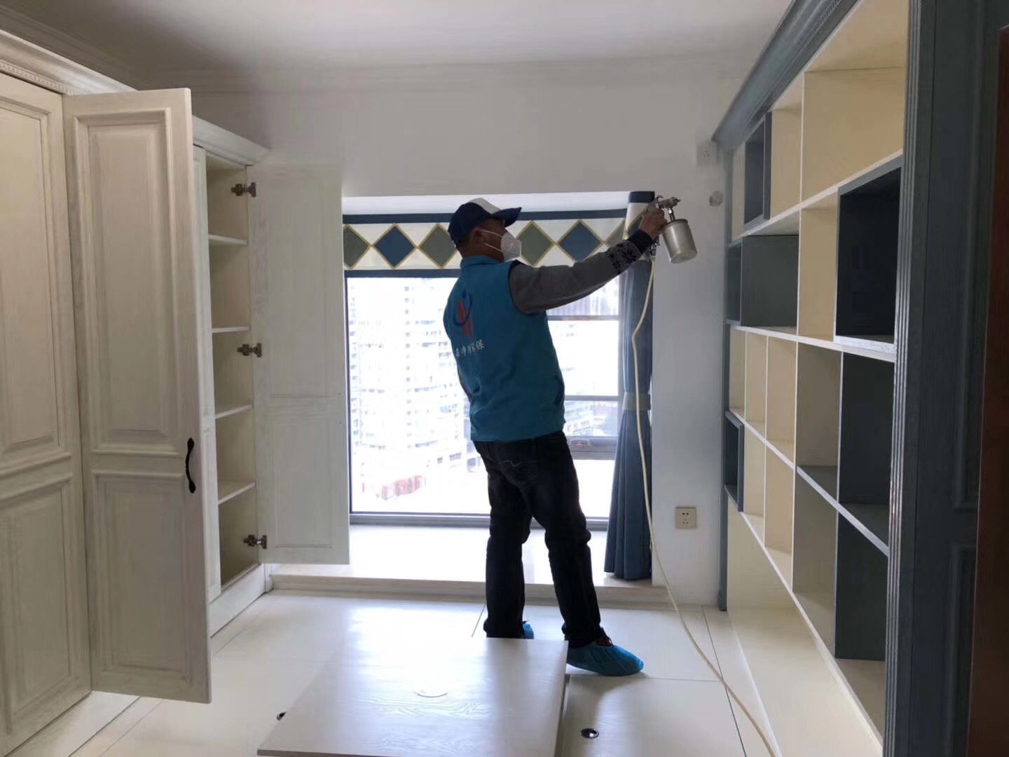 武漢市嘉凈鴻環(huán)?？萍加邢薰? style=